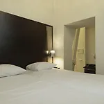 De 3*