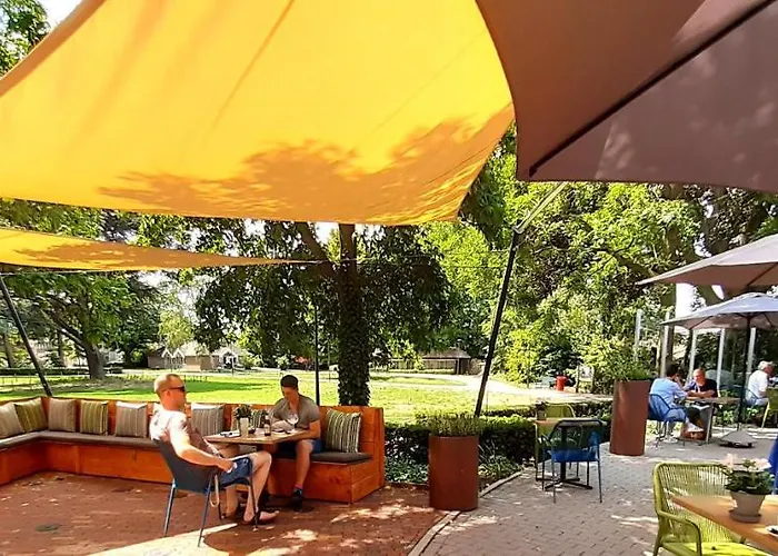 De Отель Донген